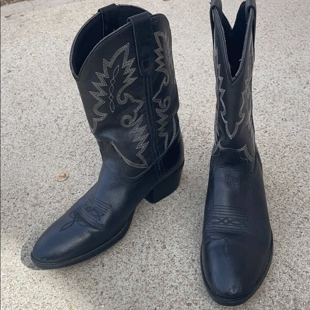 Cowboy / cowgirl boots